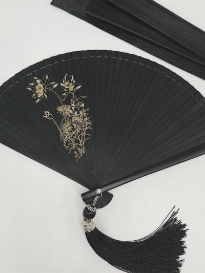 Plant-shaped tassel pendant folding fan